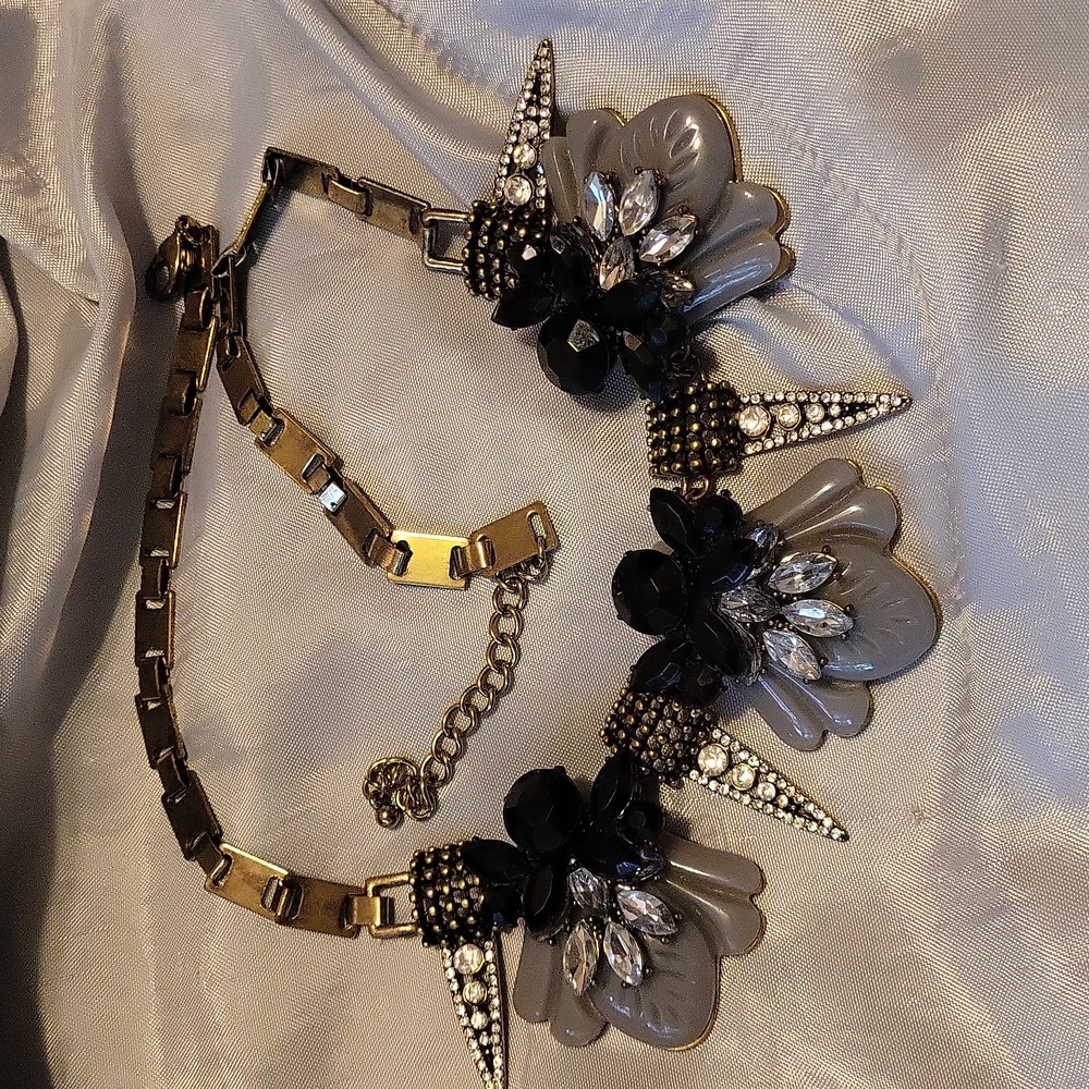 Grey Black Gem Detailed Statement - image 1